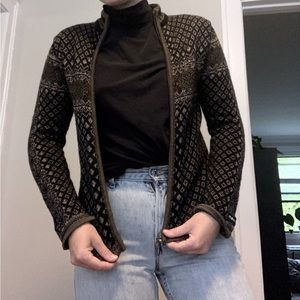Icewear women’s geometric zip up sweater size S